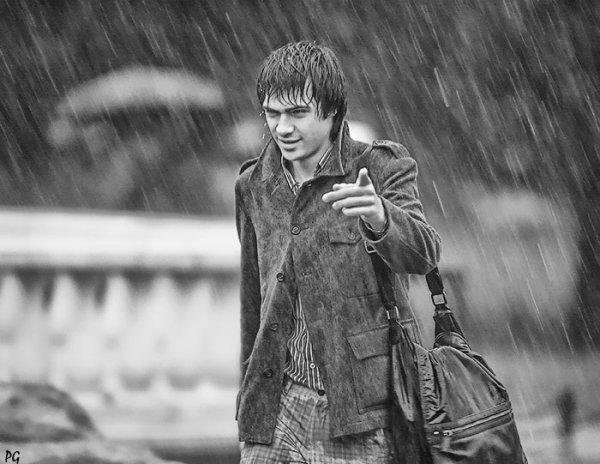 Человек под дождем