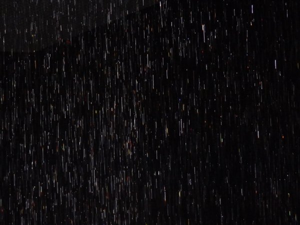 Чёрный фон картинки с дождиком золотым