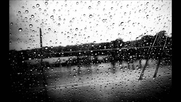 Фон дождь черно белое