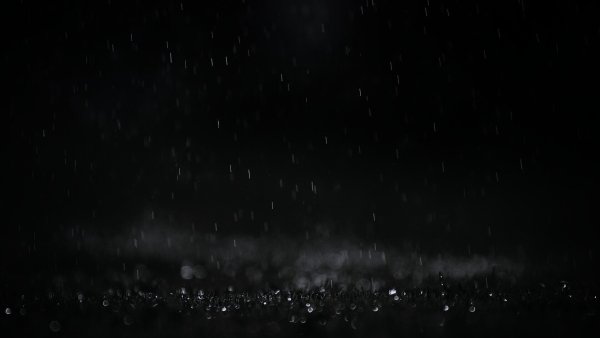 Дождь на черном фоне