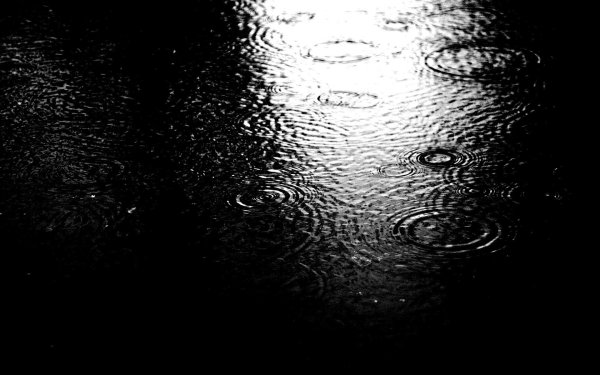 Дождь на черном фоне