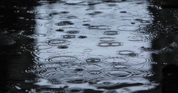 Из за чего идет черный дождь