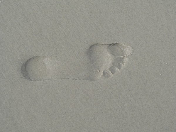 Следы обуви на снегу