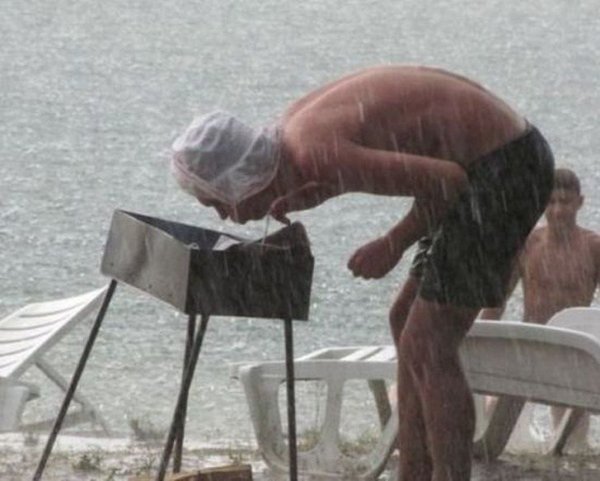 Загорать под дождем