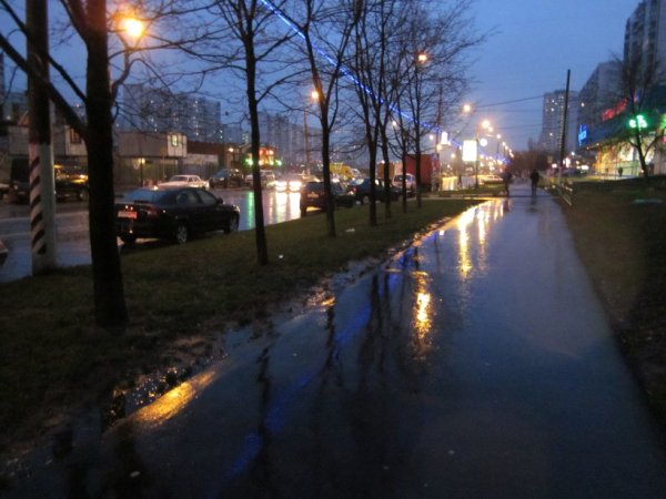 Ночной город после дождя