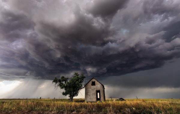 Туча над домом