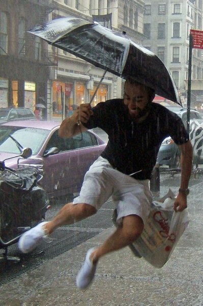 Под дождем прикол