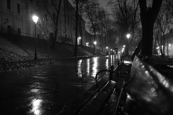 Серая дождливая улица