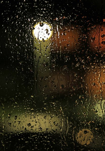 Дождь за окном