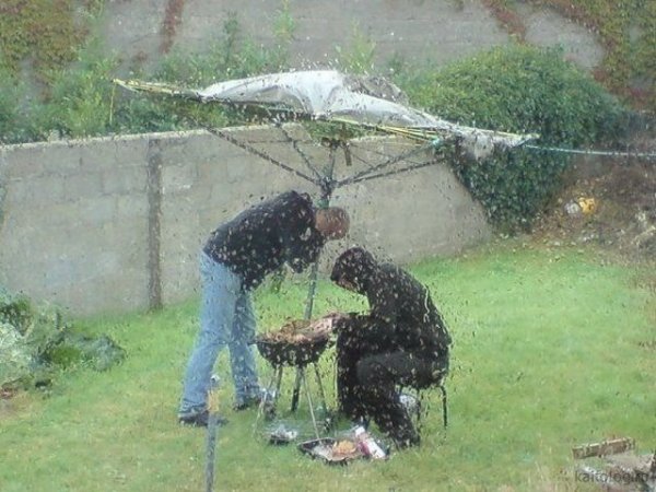 Шашлык под ливнем