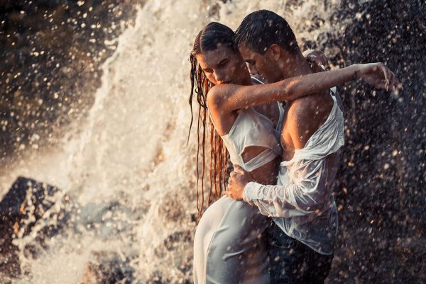 Пара брызги воды