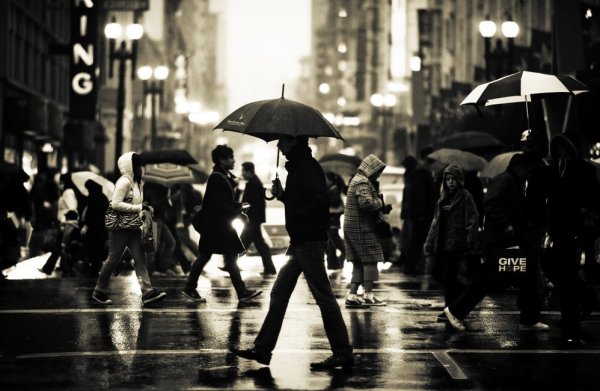 Люди в городе