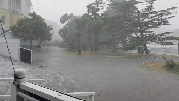 Ураганный ливень