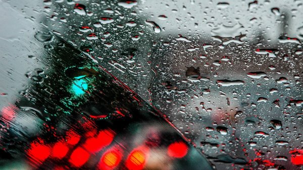 Дождь на стекле фото