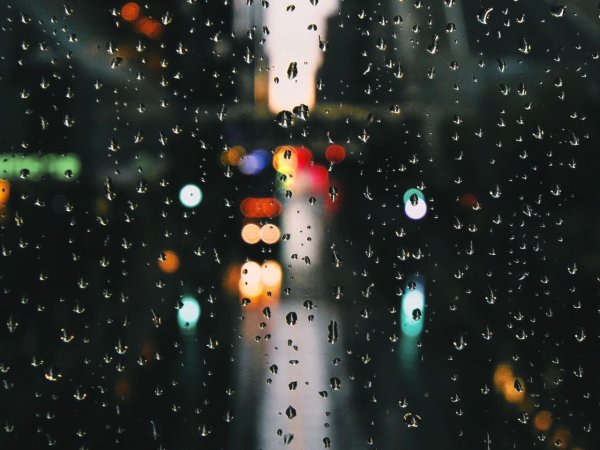 Капли на окне