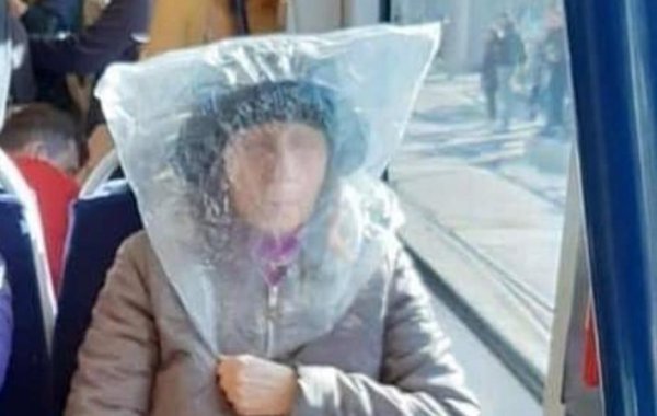 Бабуля с пакетом на голове