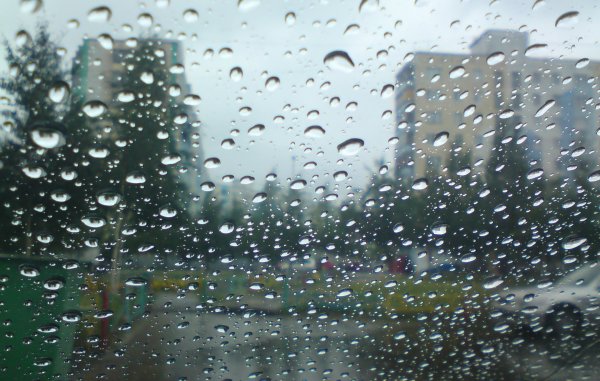 Дождь с дождем внутри дождя