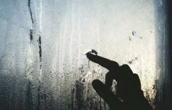 Рисование на запотевшем стекле