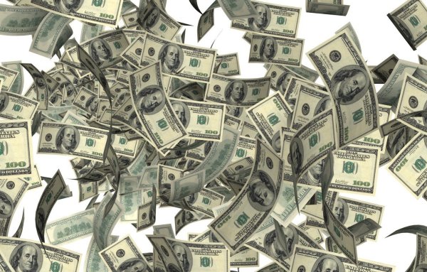 Деньги летят