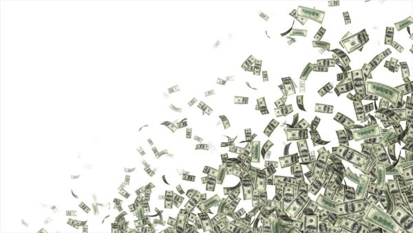 Падающие деньги на прозрачном фоне