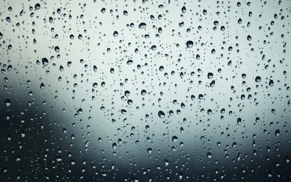 Капли на стекле