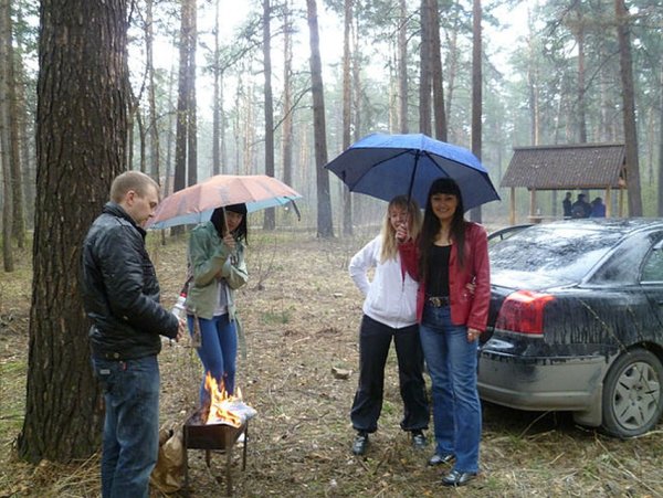 Шашлык под зонтом