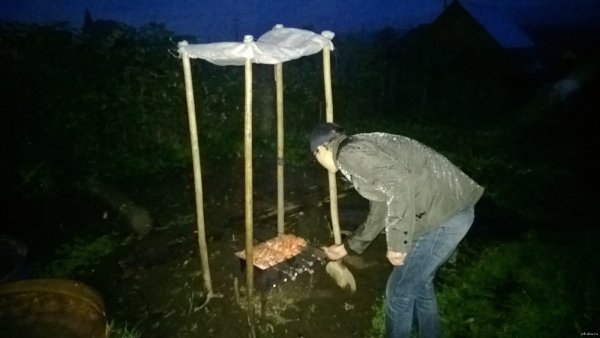 Шашлыки в ливень и град прикол