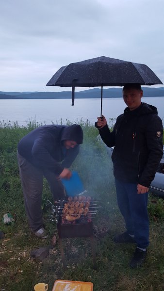 Шашлык под зонтом