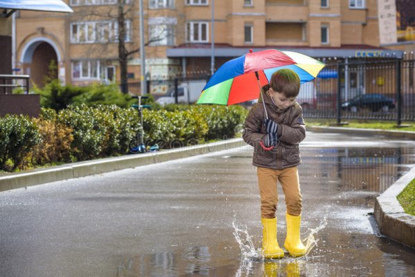 Ходить в резиновых сапогах