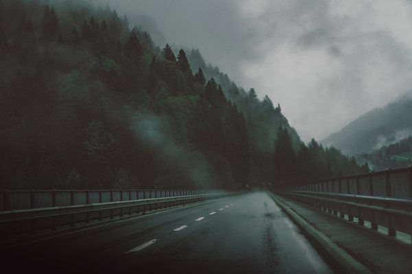 Мрачная дорога