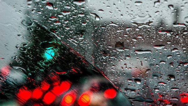 Дождь на стекле фото