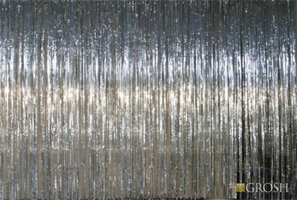 Стена серебристый дождик
