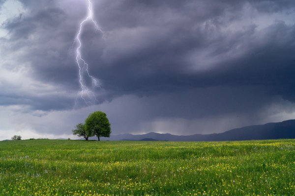 Природа с грозой