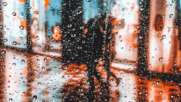 Брызги на стекле