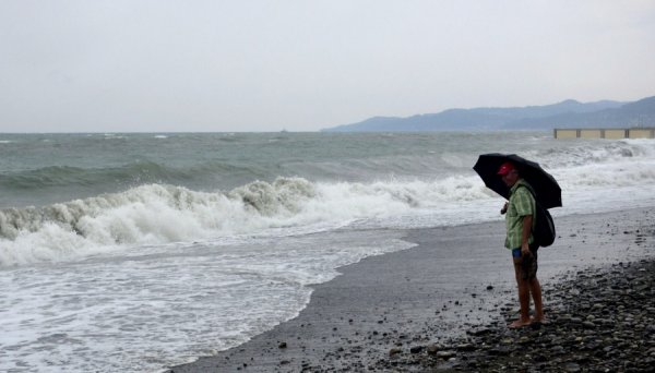 Дождь на море Адлере