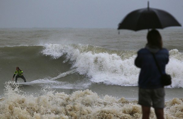 Ливень на пляже