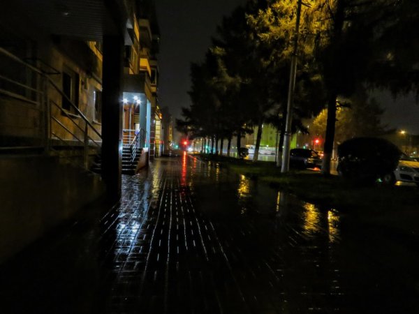 Ночной город после дождя