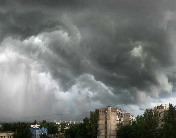 Штормовое предупреждение в Ростовской области