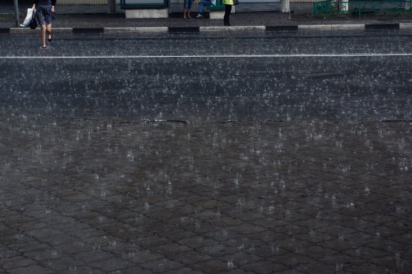 Сильный дождь на улице