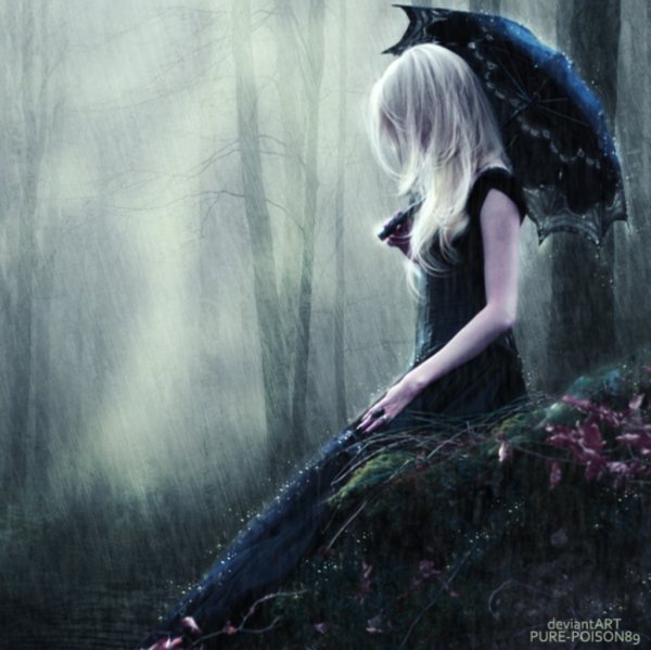 Ведьма блондинка со спины