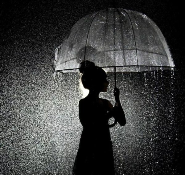 Человек под дождем