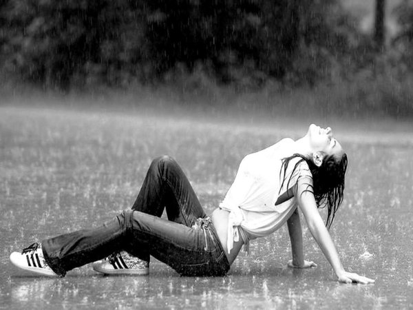 Девушка под дождем