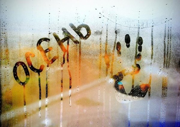 Рисование на запотевшем стекле