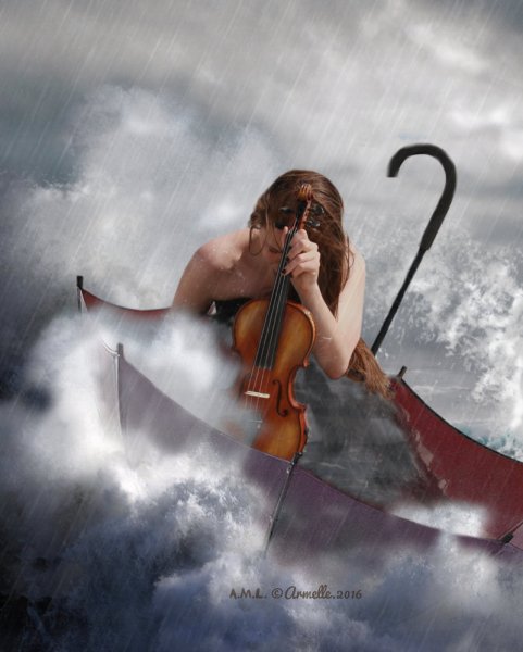 Скрипачка под дождем