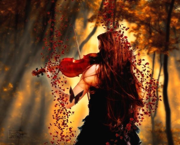 Женщина со спины осенью