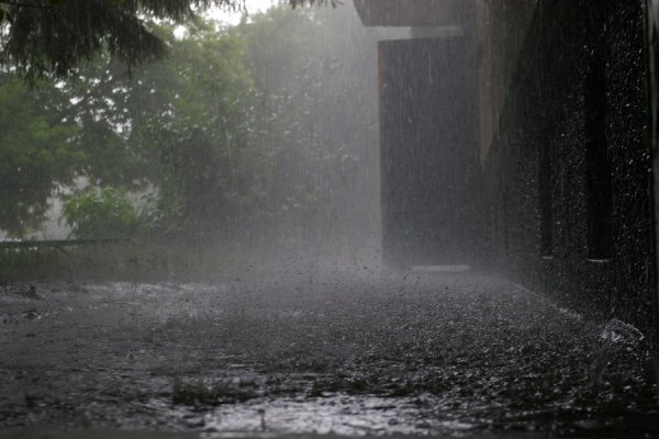 Сильный ливень