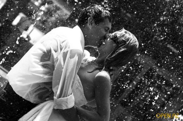 Поцелуй под дождем