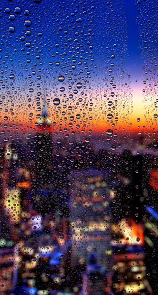 Капли на стекле iphone