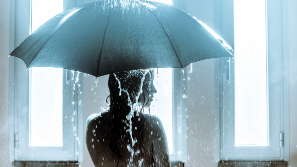 Девушка под дождем