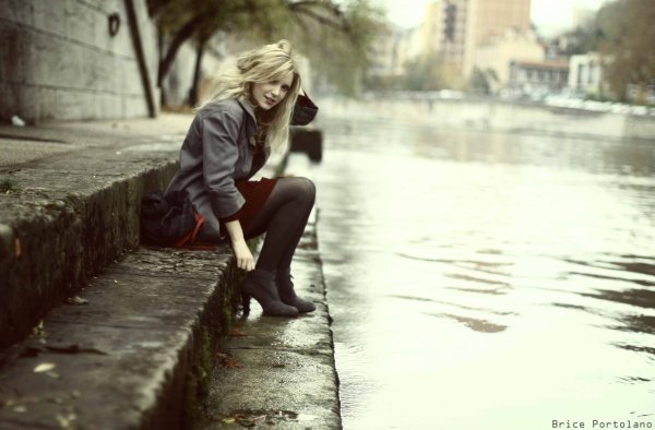 Блондинка и дождь